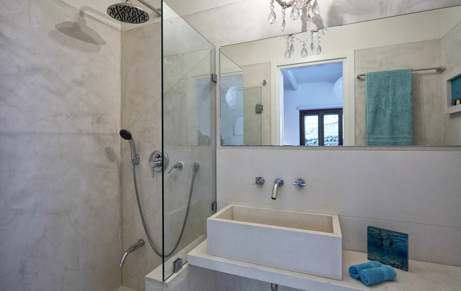 greece-villa-alexandra-kea-bathroom4.jpg
